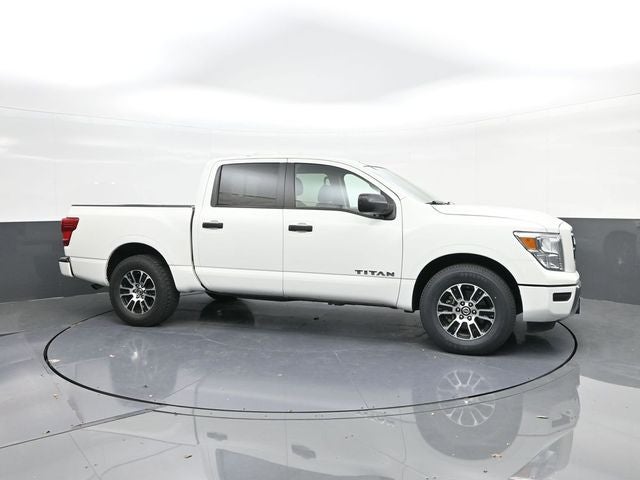2022 Nissan Titan SV