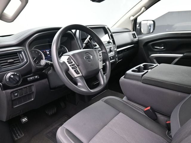 2022 Nissan Titan SV