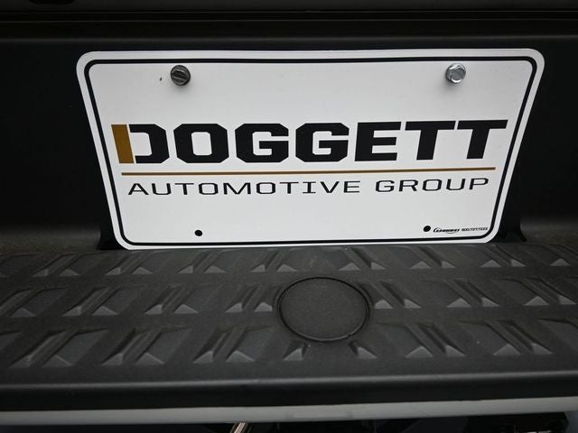 2022 Nissan Titan SV