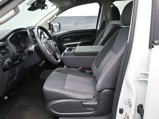 2022 Nissan Titan SV