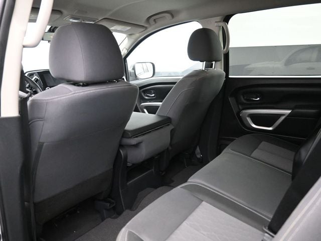 2022 Nissan Titan SV