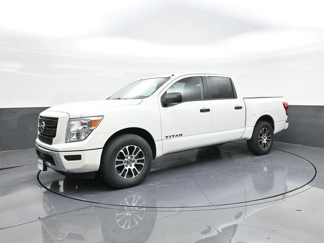 2022 Nissan Titan SV