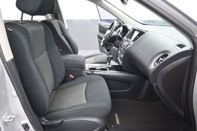 2017 Nissan Pathfinder SV