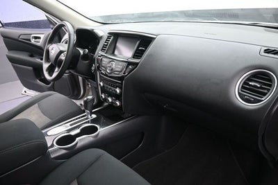 2017 Nissan Pathfinder SV