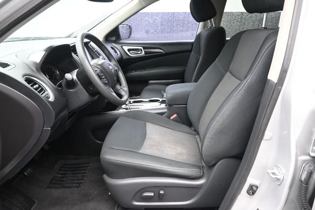 2017 Nissan Pathfinder SV