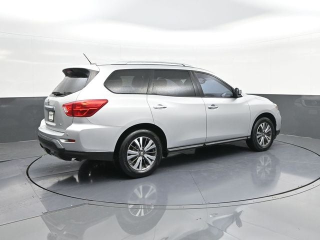 2017 Nissan Pathfinder SV