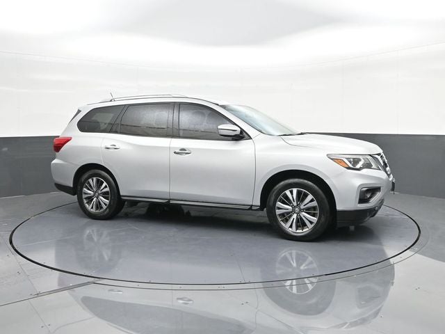 2017 Nissan Pathfinder SV