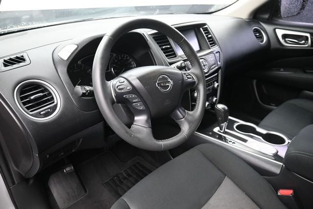 2017 Nissan Pathfinder SV