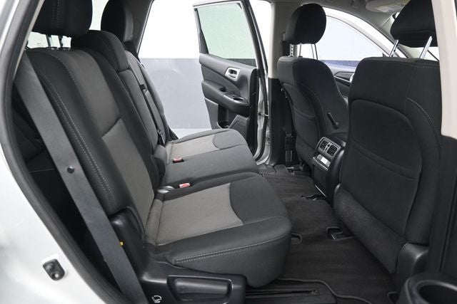 2017 Nissan Pathfinder SV