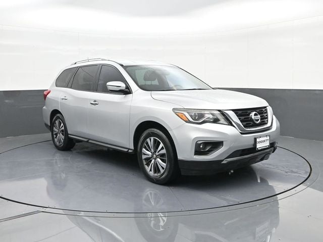 2017 Nissan Pathfinder SV
