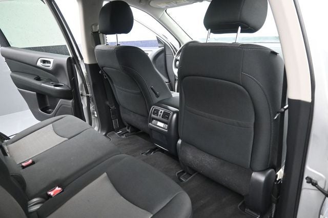 2017 Nissan Pathfinder SV