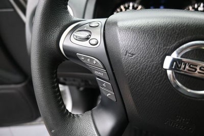 2017 Nissan Pathfinder SV