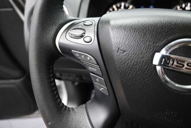 2017 Nissan Pathfinder SV