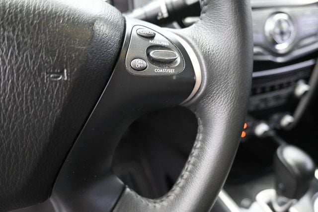 2017 Nissan Pathfinder SV
