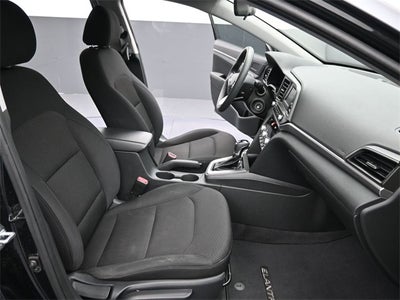 2020 Hyundai Elantra SE Black / Black