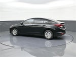 2020 Hyundai Elantra SE Black / Black