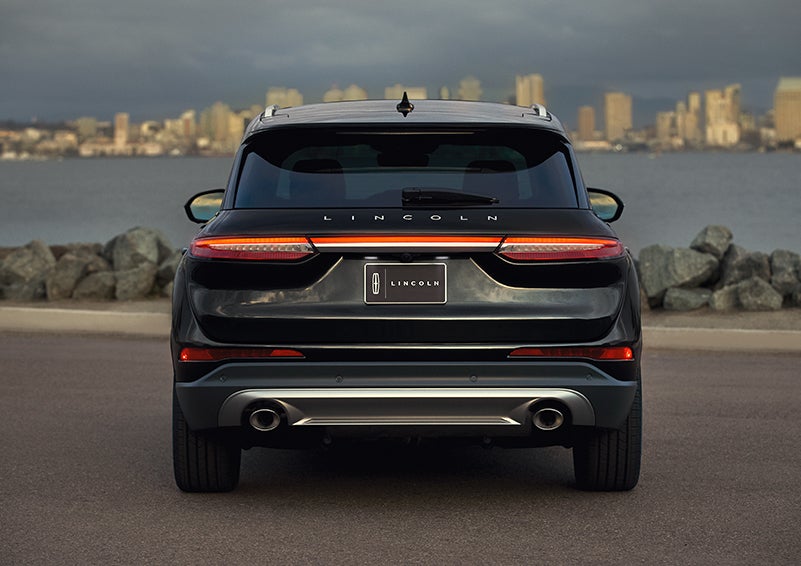 The rear lighting of the 2023 Lincoln Corsair® SUV spans the entire width of the vehicle. | Doggett Lincoln of Beaumont in Beaumont TX