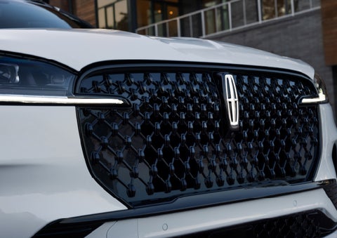 The front grille of a 2026 Lincoln Aviator® SUV is shown. | Doggett Lincoln of Beaumont in Beaumont TX