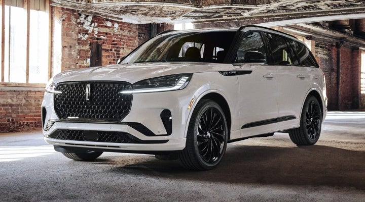A 2026 Lincoln Aviator® SUV is shown with the available Jet Appearance Package. | Doggett Lincoln of Beaumont in Beaumont TX
