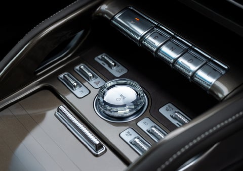 A crystal-inspired volume knob is shown in the center floor console of a 2026 Lincoln Nautilus® SUV. | Doggett Lincoln of Beaumont in Beaumont TX
