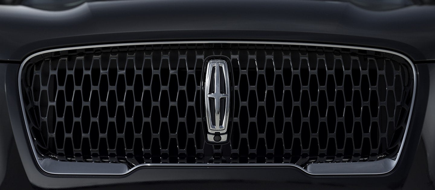 2021 Lincoln Corsair with classic grille design